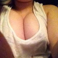 /photo/557479/老婆的大奶子i/img_1794_1_3_small.jpg