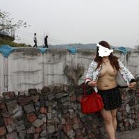 /photo/624505/我女友的外拍/005_1_8_small.jpg