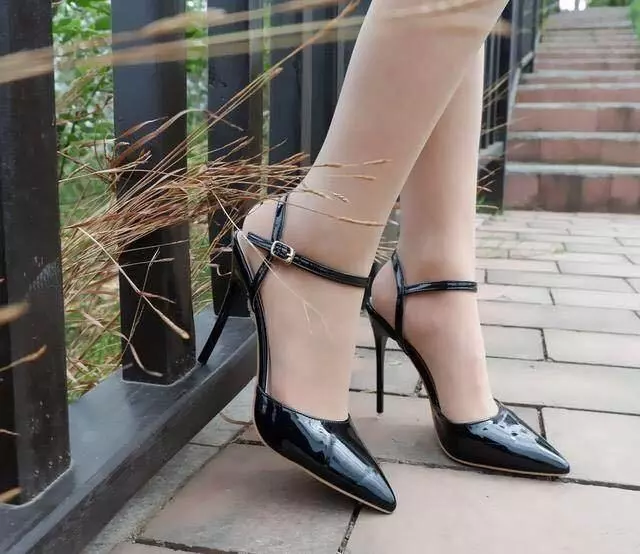 /photo/828970/美腿丝袜/1535472183704_1_14_small.jpg