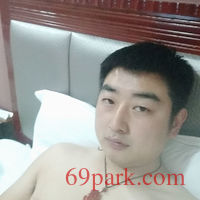 /photo/878806/个人自拍/momo1611329855898_1_2_small.jpg